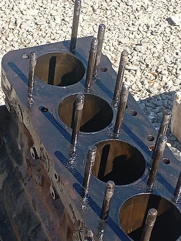 80 bloku dur gilizidə üstündədir Təsvir: - Sıralı 6 silindrli