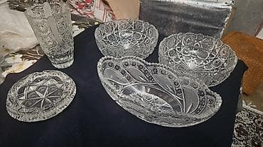 Qab-qacaq və mətbəx ləvazimatları: Qədimi xrusdal Çexiya 2 ədəd böyük yumru meyvə qabı, bir ədəd böyük — 1