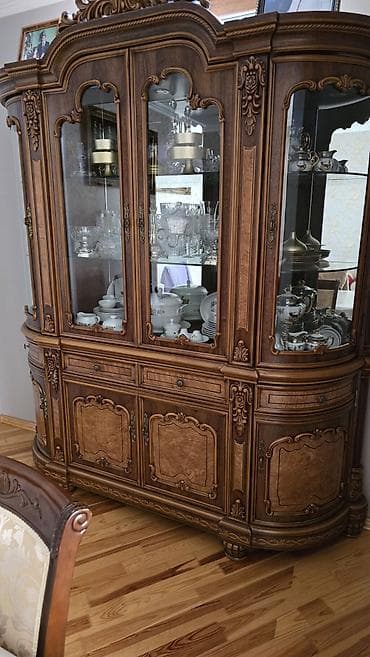 seyf dolab: Klassik üslubda taxta bufet-vitrin - Material: keyfiyyətli massiv — 1