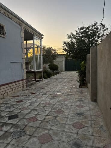 suraxanı qaraçuxur qəsəbəsində yusif eyvazov küçəsində satılıq həyət evlər: Suraxanı 4 otaqlı, 95 kv. m, Kredit yoxdur, Orta təmir — 4