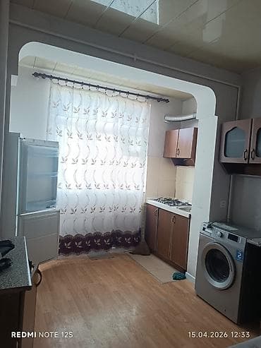 ev ehmedli: Vasitəçi Ofis 
Əşyalar ilə birgə — 2