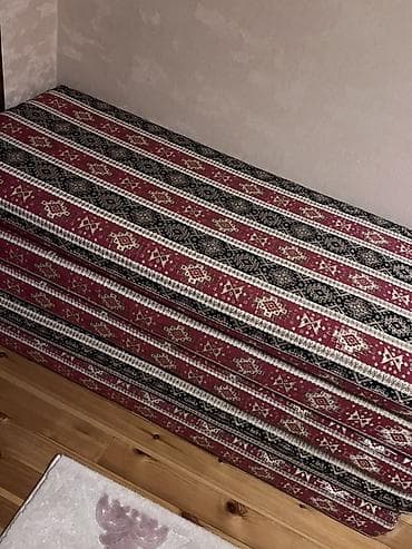 Döşəklər: Milli naxışlı döşək dəsti - Tip: Yığcam, qatlanan döşək (taxta — 1