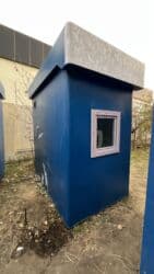 yuxa yayan aparat gencede: Mühafizə köşkü. Az istifadə olunub, alkopan və dəmir profillə yığılıb — 1