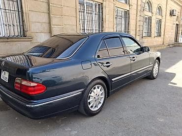 mercedes mavi: Avtomobil ideal vəziyyətdədir. Orijinal yürüşü 200 873 km-dir — 5