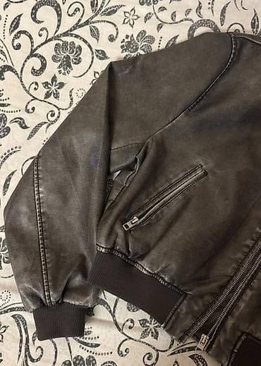 Kurtkalar: Hestovr Vito qısa bomber gödəkçə, 2ci el 40alinib 30satilir - Rəng — 2