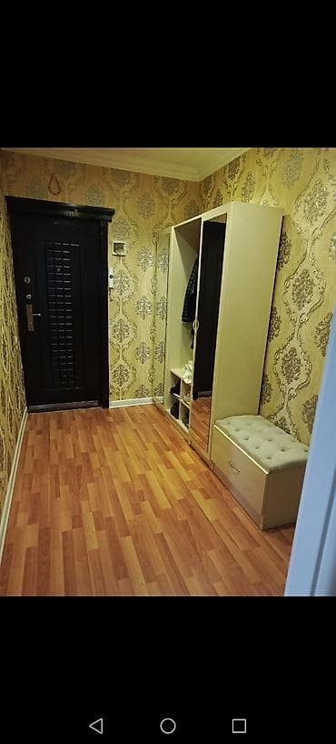 7 mikrorayon: Bakı, 8-ci mikrorayon, 3 otaqlı, Köhnə tikili, m. Azadlıq Prospekti, 65 kv. m — 6