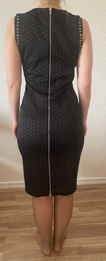 узбекское платье со штанами: Gözəl ziyafət donları, hər biri 15 manat. 38-40 ölçü — 4