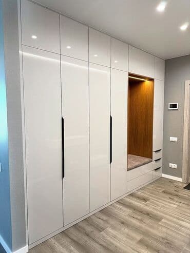 угловой шифоньер в спальню: Açılan, 4 qapılı Düz dolab, Dəhliz dolabı — 1