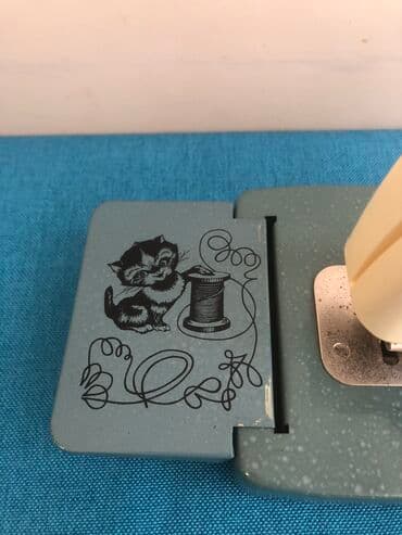 qədimi qəpiklər: Antik mini tikish mashini sovet dovrune aid idel vezyyetde — 5