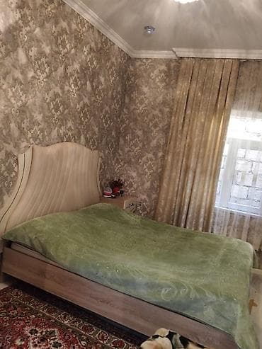 bufet: Qonaq otağı üçün vitrın və bufet dəsti Tərkibi: - 2 qapılı, şüşə — 5