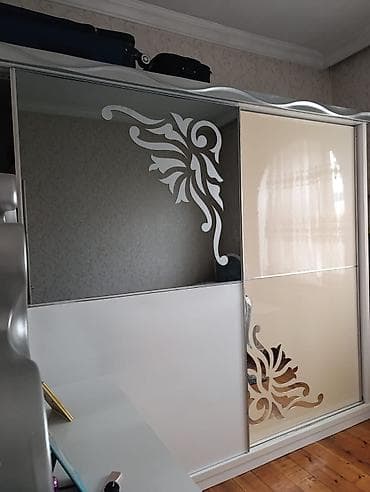 İşlənmiş, 2 qapılı, Güzgülü, Digər rəng, Digər material, Kupe, Düz dolab