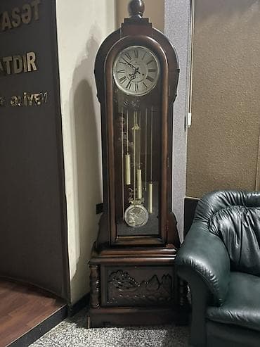 divar saat: Yerüstü saatlar, Mexaniki, Mayatnik — 1