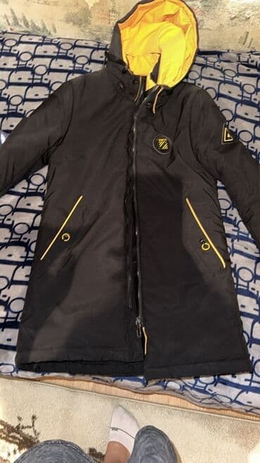 флисовые мужские куртки: Qışlıq kişi parka gödəkçə - Rəng: qara, kontrast sarı astar və — 1