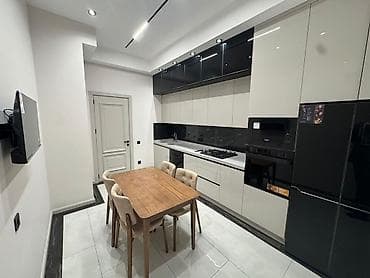 hostel 28 may: İcarəyə verilir 3 otaqlı yeni tikili 140 m², 28 May m. Kateqoriya — 10