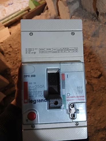 tol vuran usta: Legrand Elektrik avtomat, 3 faza — 6