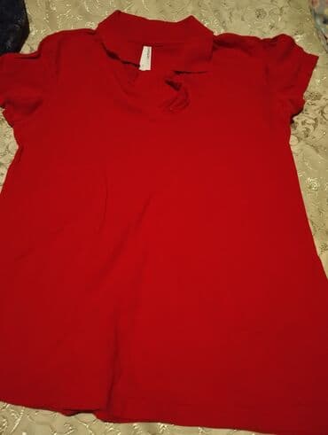 ziyafet geymleri: Məhsul paketi: ayaqqabı və geyim 1) Qırmızı idman ayaqqabıları - — 11