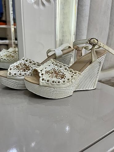 Ölçü: 37, rəng - Ağ, İşlənmiş