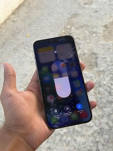 macbook pro 2013: IPhone 15 Pro Max, 256 GB, Blue Titanium, Qırıq, Simsiz şarj, Face ID — 4