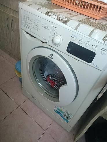 Paltaryuyan maşın Indesit, 7 kq, Avtomat, Qurutmasız