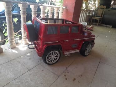 masin ucun xor xor: Mercedes G-Class (AMG üslubunda), qırmızı rəng. Xüsusiyyətlər: - — 6