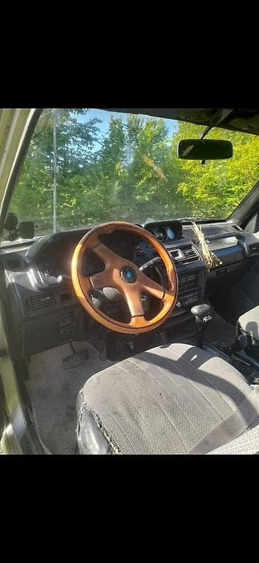 prius guzgusu: Mitsubishi Pajero: 2.5 l | 1993 il 25 km Ofrouder/SUV — 4