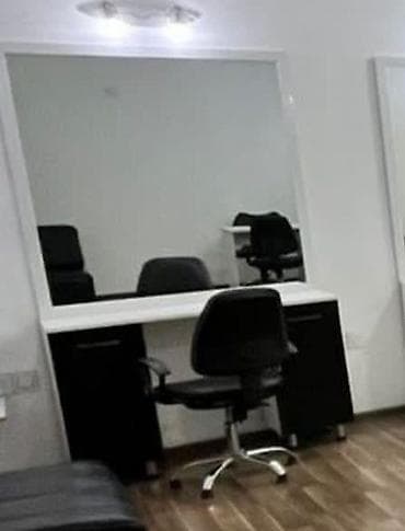 makyaj masa: İşlənmiş, Makiyaj üçün masa, Güzgülü — 1
