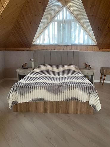 omid aboy evi: Taxt satilir 220 azn. yenidir olcu160//2. baza yoxdur. ünvan — 1