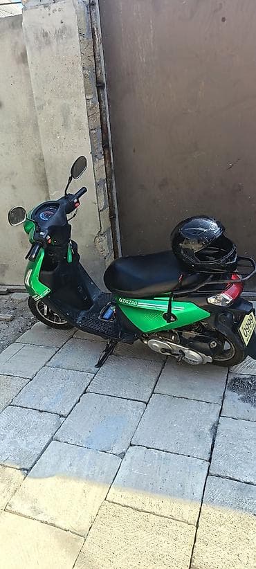 skuter oturacaq: Scooter – ZigZag şəhər daxili istifadə üçün Xüsusiyyətlər: - — 3