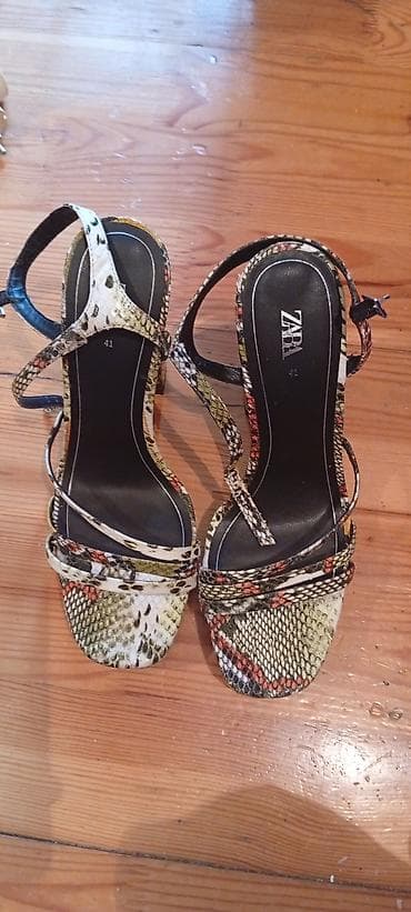 Basanoşka və səndəllər: ZARA qadın sandaleti – yüksək platformalı və qalın topuqlu model. - — 3