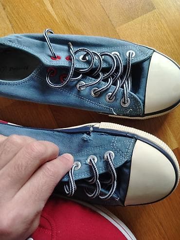 Səndəl və şəp-şüplər: 3 cüt idman ayaqqabısı dəsti Hamısı bir yerdə 10 manat. - Növlər: • — 5