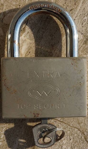 Другие товары для дома: Asma qıfıl Çin istehsalı "Ekstra" qısa asma qıfıl satılır. Ölçüsü 60 — 3