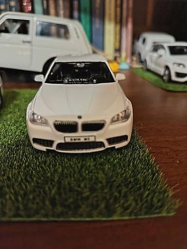 Məhsul: BMW M5 F10 miniatür model avtomobil Xüsusiyyətlər: - Korpus