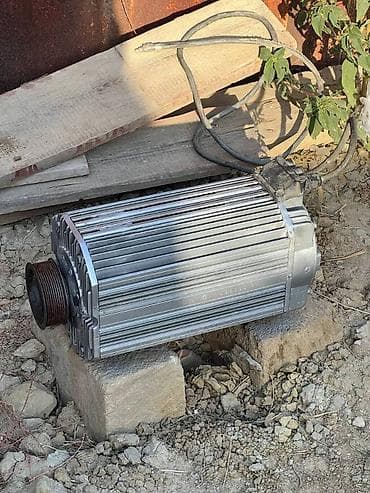 su motoru ustasi: Generator alternator Frigoblock. Alnaniya — 1