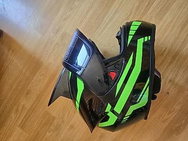 Yaşıl zolaqlı110AZN+şəffaf vizor. Motosiklet kask Ünvan Yasamal
