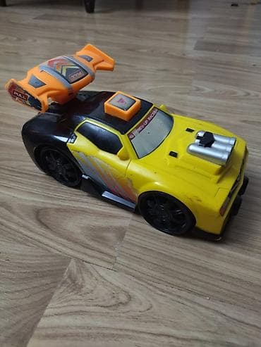 en ucuz masinlar: Uşaq oyuncağı – “Rev‑Up Racer” tipli sarı yarış maşını Xüsusiyyətlər — 1