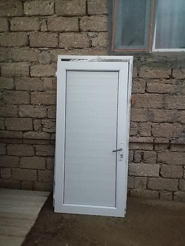qapi ucun vinil: Qapı yaxşı vəziyyətdədi üstündə balaca qırığı var şəkilin qoymuşam — 1