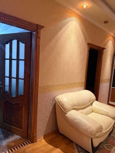 Гаражи: Geniş və işıqlı mənzil interyeri - Dizayn: Klassik üslubda işlənmiş — 5