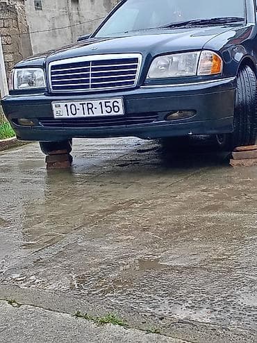 Mercedes-Benz C‑Class (W202) sedan - Kuzov: qara rəng, 4 qapı, sedan