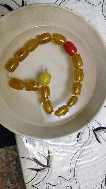 Qadın ayaqqabıları: Qədim təsbeh təmiz kəhrəba satilir — 2