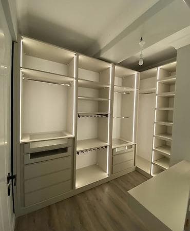 kepenek sekilleri: Məhsul: Daxili LED işıqlı qarderob sistemi və makiyaj masası Təsvir — 2