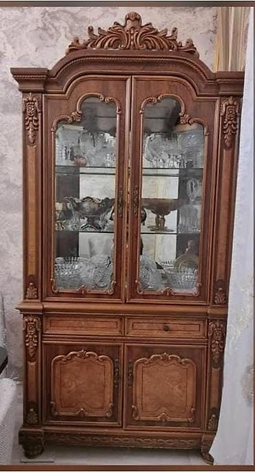 Ticarət tərəziləri: Şüşəli dolab vitrini — 1