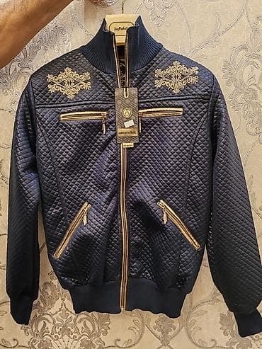 Zərif işləməli quilted üst geyimləri – qızılı detallar ilə. Her biri