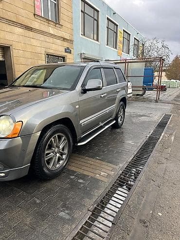 pirus 20 kuza: Jeep Grand Cherokee: 3 l | 2010 il 307000 km Ofrouder/SUV — 7