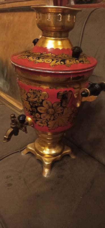 biskvit qablari: Məhsul: Dekorativ metal dəst – böyük servis sinisi və 2 ədəd şüşə qab — 10