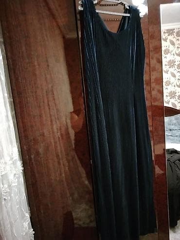 vecerni platya 2023: Ölçü 44 — 2