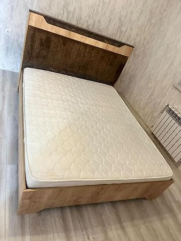 Taxt yeni kimi Satılır 220₼ Msfeyradan alınıb. Az və Səliqəli