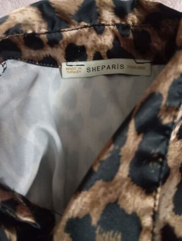 atlas koynekler: Atlas material Baha alınıb hech geyinilmeyib. Ölçü oversize yeni — 2