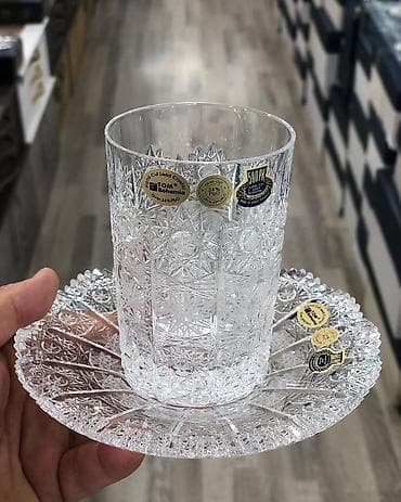 taxta bocka satilir: Tom stəkanlar 6 ədəd 185 azn. Nəlbəki 6 eded 165 azn — 2