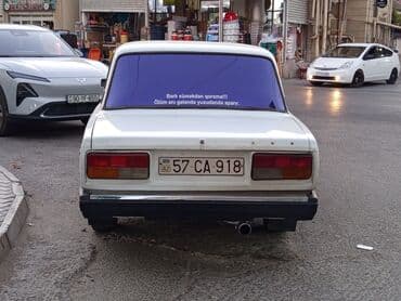 ваза напольная стеклянная высокая без узора: VAZ 2107, ağ rəng, sedan gövdə. Xüsusiyyətlər və təchizat: - Mexaniki — 3