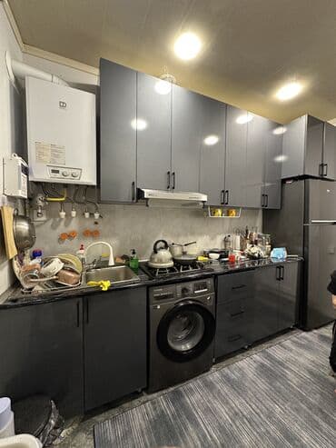 Qaz, aspirator, moyka ustunde. ust 3 metre alt 2.80 — 1